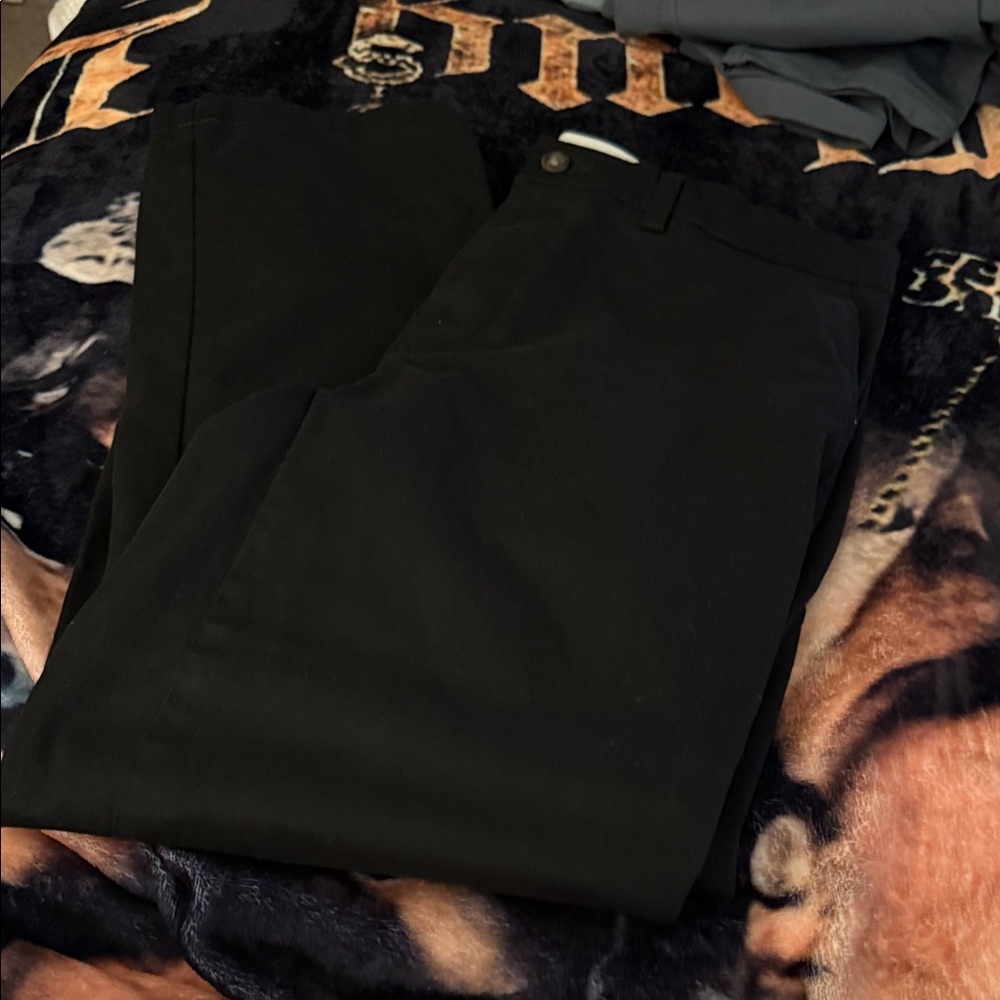 George Men's stretch Black casual dress Pants-34x30 (never worn)